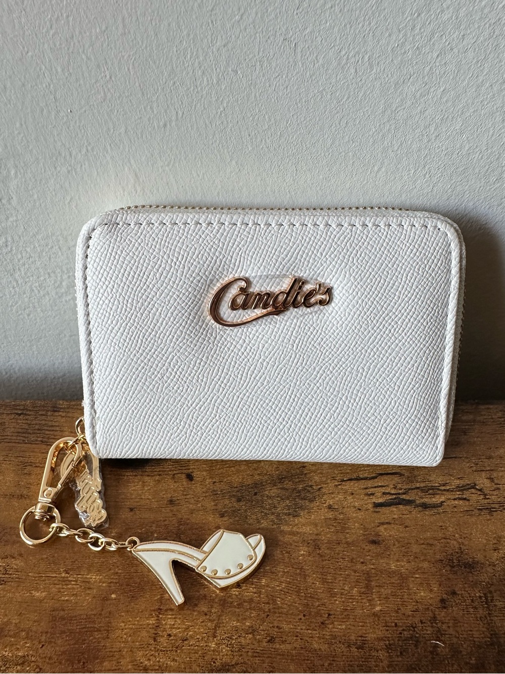 Candie's White Textured Zip Wallet with Gold Logo Zipper High Heel Charm NWOT
